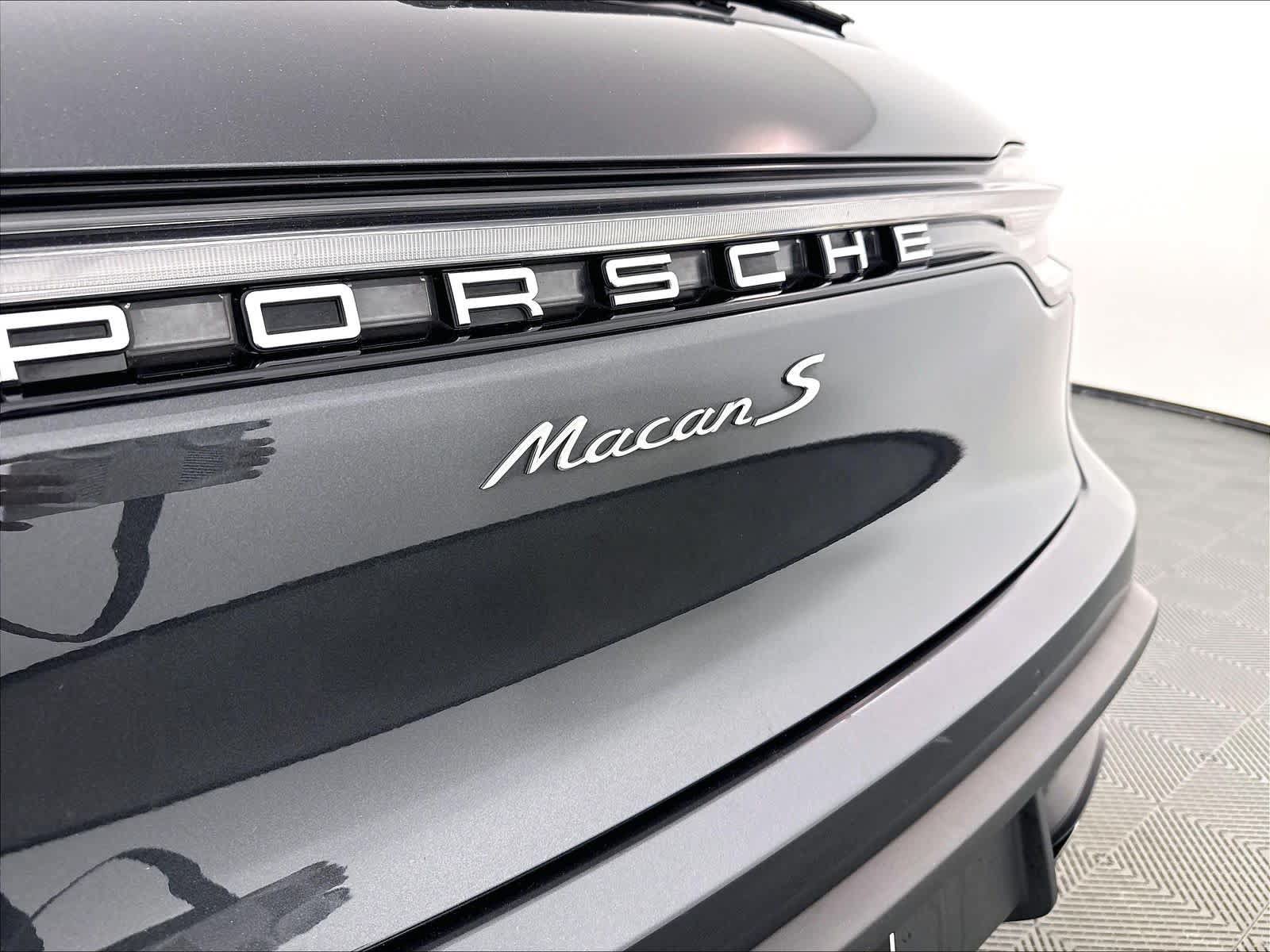 Certified 2023 Porsche Macan S AWD/4WD image 18