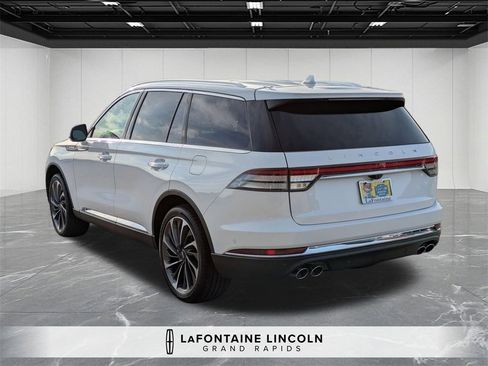 Certified 2024 Lincoln Aviator Reserve w/ Equipment Group 201A image 3