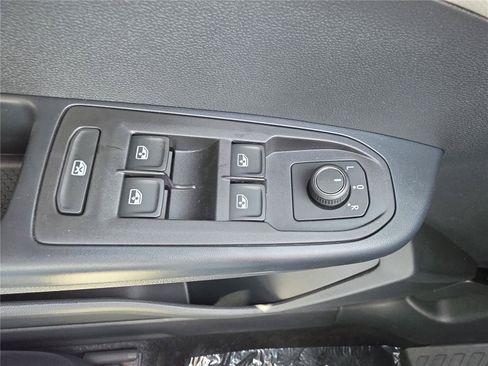 New 2026 Volkswagen Taos S FWD image 13