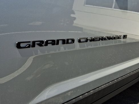 New 2026 Jeep Grand Cherokee Limited image 19