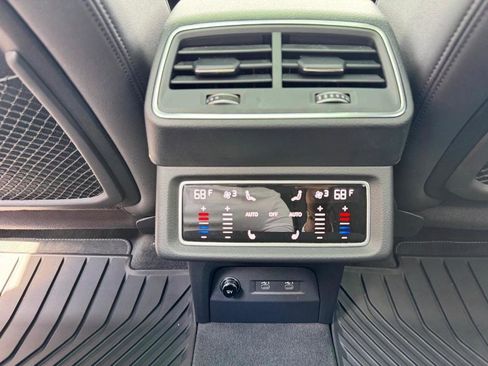 Used 2021 Audi e-tron Premium Plus w/ Premium Plus Package image 20