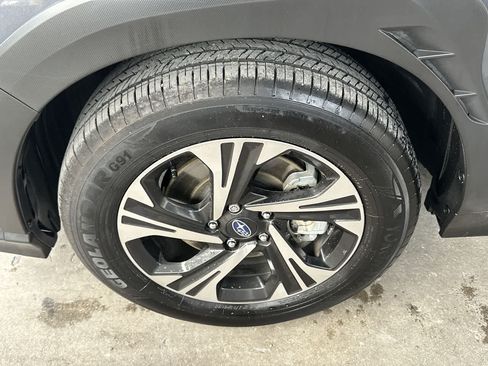 Used 2025 Subaru Crosstrek 2.5i Premium AWD/4WD image 11