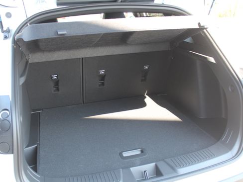 New 2026 Chevrolet Trax RS w/ Sunroof Package FWD image 21
