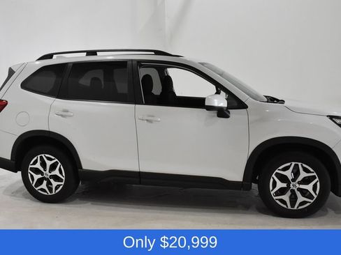 Used 2019 Subaru Forester Premium AWD/4WD image 3