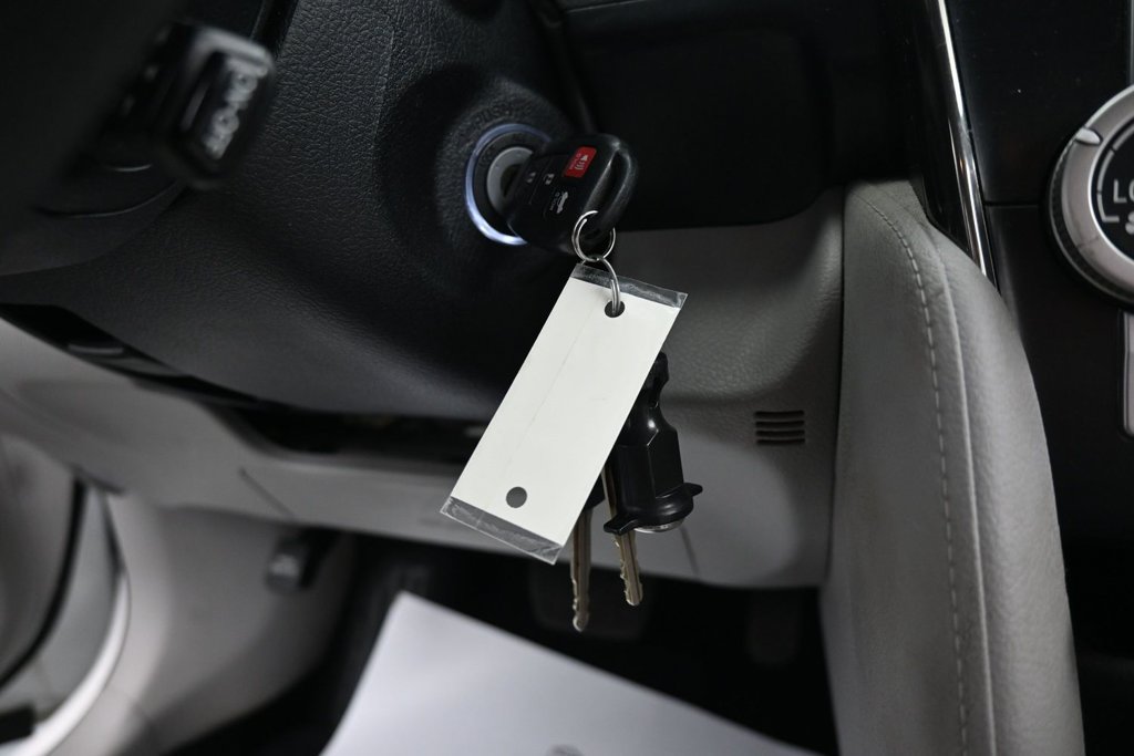 Used 2014 Toyota Camry LE FWD image 24