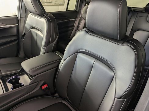 New 2025 Jeep Grand Cherokee Limited w/ Black Appearance Package image 11