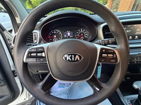 Used 2020 Kia Sorento AWD V6 image 13