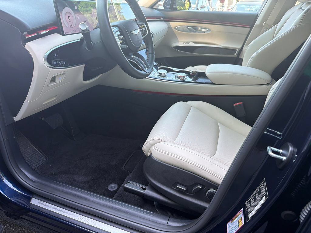 Used 2026 Genesis GV70 2.5T AWD/4WD image 9