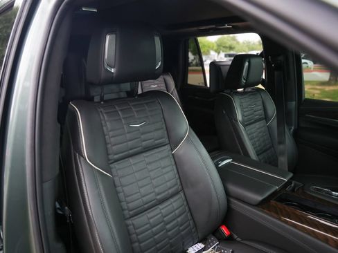 Used 2024 Cadillac Escalade Sport Platinum w/ LPO, ONYX Package AWD/4WD image 33