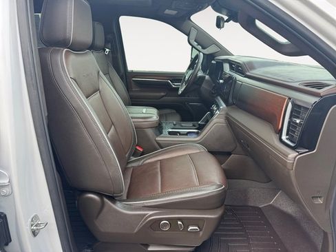 Used 2024 GMC Sierra 3500 Denali w/ Denali Reserve Package image 15