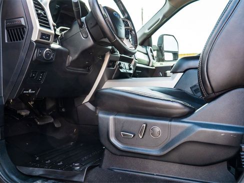 Used 2019 Ford F250 Lariat w/ Lariat Ultimate Package AWD/4WD image 9