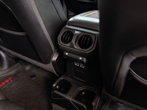 Used 2022 Jeep Gladiator Overland AWD/4WD image 29