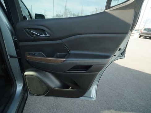 Used 2023 GMC Acadia SLE w/ Driver Convenience Package image 23