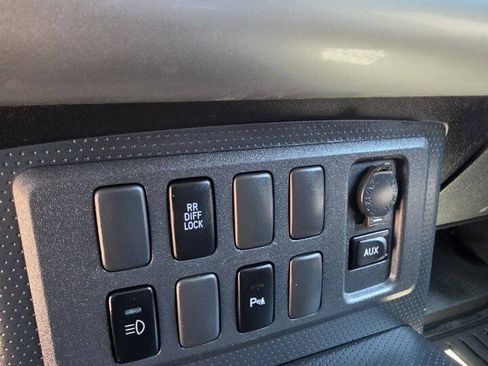Used 2007 Toyota FJ Cruiser 4WD image 13