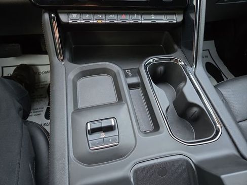 Used 2025 GMC Sierra 3500 AT4 w/ AT4 Premium Plus Package image 23