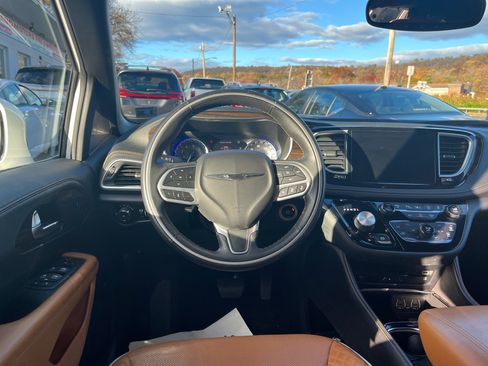 Used 2021 Chrysler Pacifica Pinnacle image 19