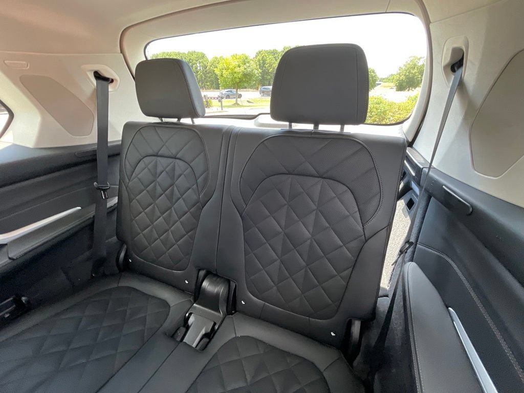 Used 2024 BMW X7 xDrive40i AWD/4WD image 27