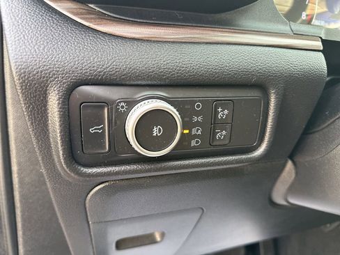 Used 2020 Ford Explorer Limited image 16