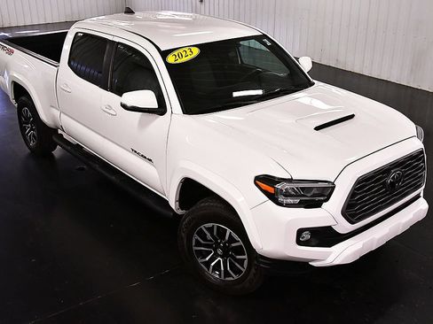 Used 2023 Toyota Tacoma TRD Sport AWD/4WD image 14