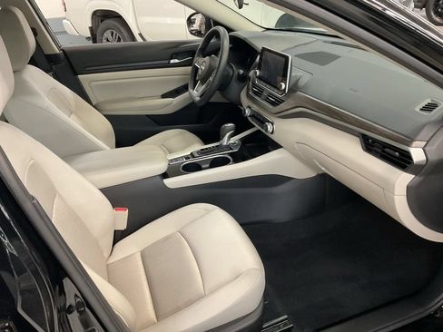 Used 2024 Nissan Altima 2.5 SV AWD/4WD image 18