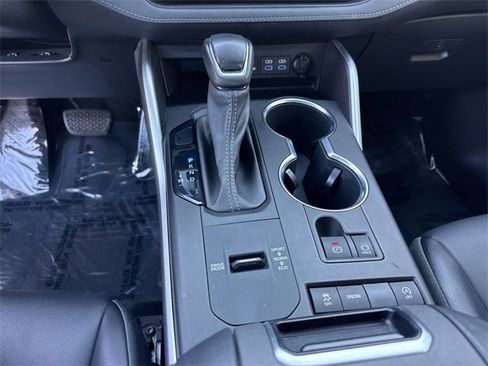 Used 2022 Toyota Highlander XLE image 20