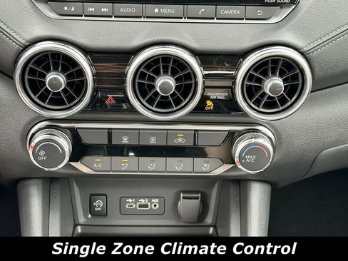 Used 2025 Nissan Sentra SV image 9