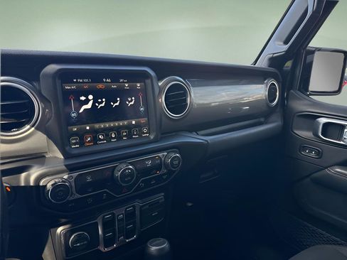 Used 2022 Jeep Gladiator Overland w/ Safety Group image 13