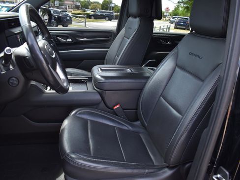 Used 2021 GMC Yukon Denali w/ Denali Ultimate Package AWD/4WD image 26