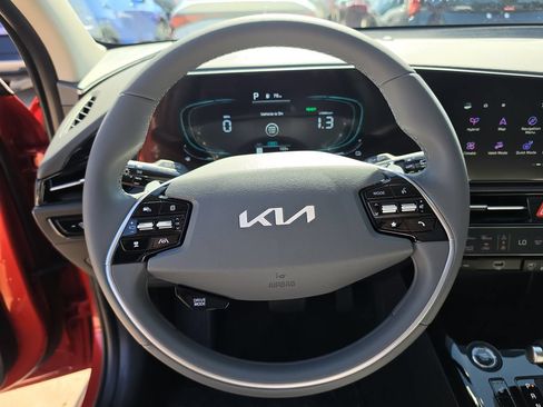 New 2026 Kia Niro EX FWD image 28