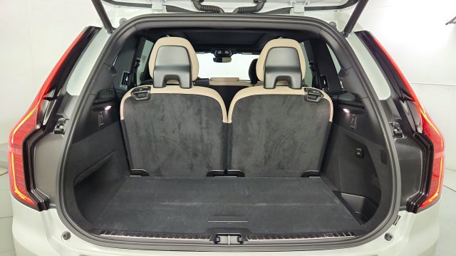 New 2026 Volvo XC90 T8 Plus w/ Protection Package AWD/4WD image 40
