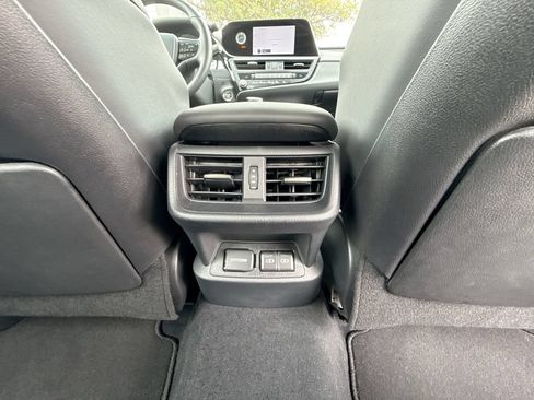 Used 2025 Lexus ES 350 w/ Premium Package FWD image 18