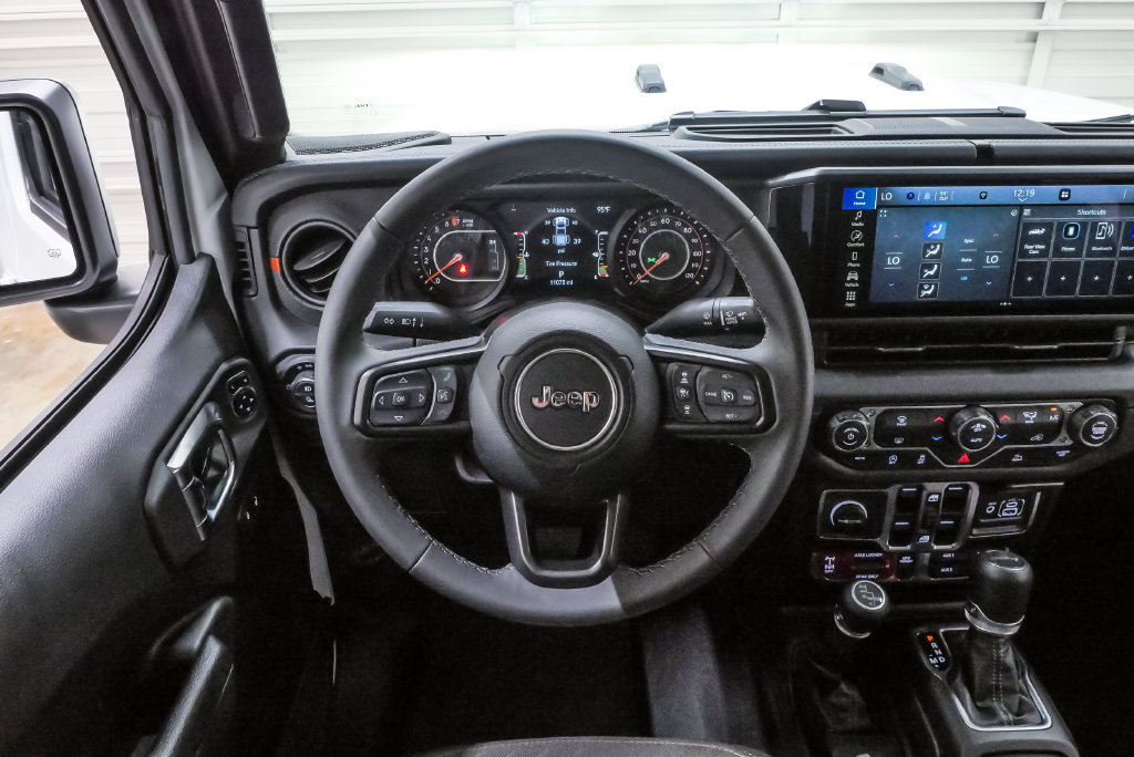 Used 2026 Jeep Gladiator Mojave AWD/4WD image 19