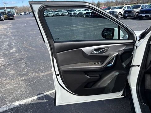 Used 2023 Chevrolet Blazer LT image 25