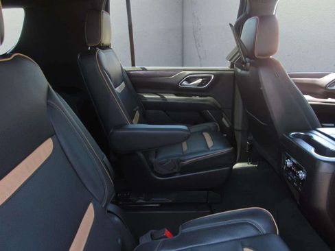Used 2021 GMC Yukon XL AT4 w/ AT4 Premium Plus Package AWD/4WD image 12