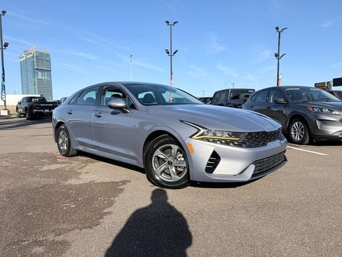 Used 2022 Kia K5 LX image 2