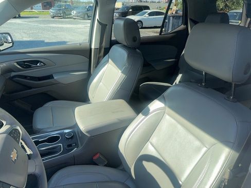 Used 2019 Chevrolet Traverse LT w/ LPO, Floor Liner Package AWD/4WD image 13