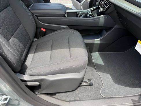 New 2026 Chevrolet Traverse LT w/ Enhanced Driving Package FWD image 22