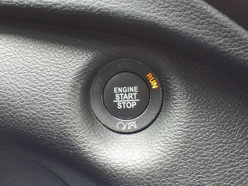 Used 2020 Jeep Cherokee Limited image 20