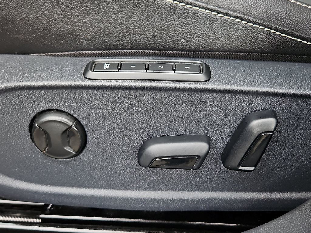 Certified 2026 Volkswagen Jetta SEL FWD image 27