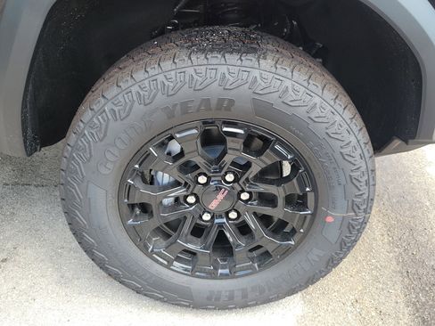 New 2026 GMC Canyon Elevation w/ Convenience Package image 4