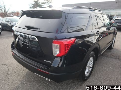 Used 2022 Ford Explorer XLT w/ Equipment Group 202A image 5