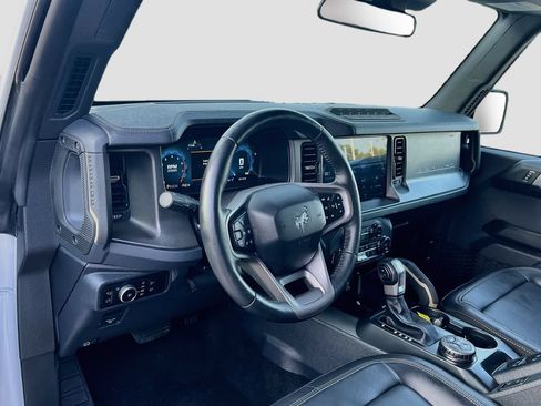 Used 2025 Ford Bronco Badlands AWD/4WD image 9