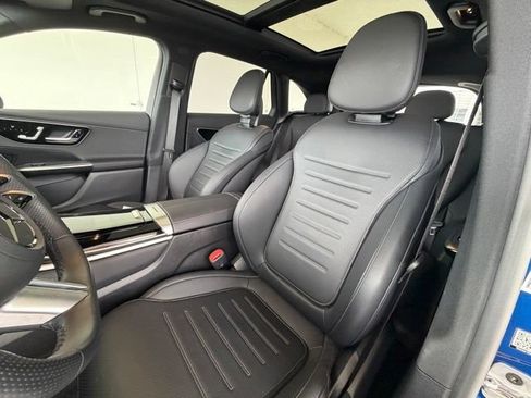 Used 2025 Mercedes-Benz GLC 300 4MATIC image 25