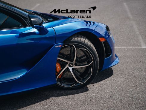 Used 2024 McLaren 750S Spider image 18