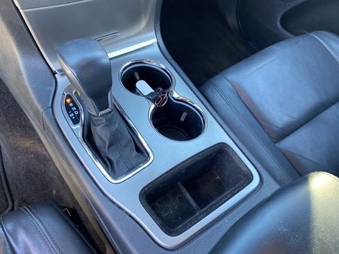 Used 2018 Jeep Grand Cherokee Limited image 39