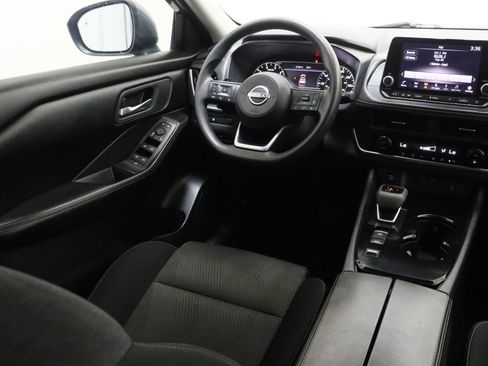Used 2024 Nissan Rogue SV FWD image 30