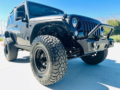 Used 2016 Jeep Wrangler Sport image 3