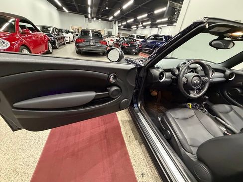 Used 2012 MINI Cooper Convertible image 18