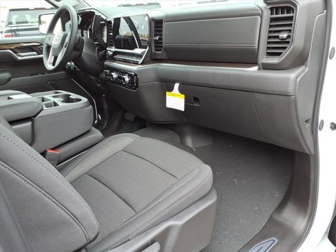 New 2026 GMC Sierra 1500 Elevation image 9