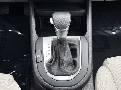 Used 2023 Kia Forte LXS w/ LXS Technology Package FWD image 7